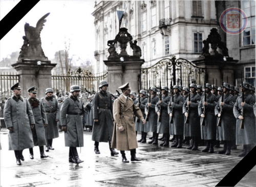 Adolf Hitler at Prague Castle - licensed by CC BY-SA 4.0