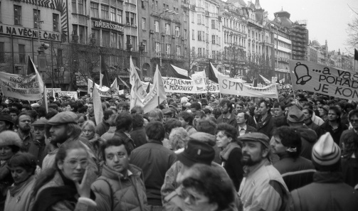 &lsquo;Velvet revolution&rsquo; in Prague 1989. licensed by CC BY-SA 4.0