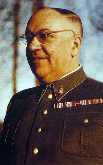Theodor Morell in his Leibarzt uniform.